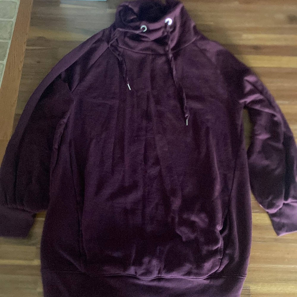 Gap Maternity longer length sweatshirt